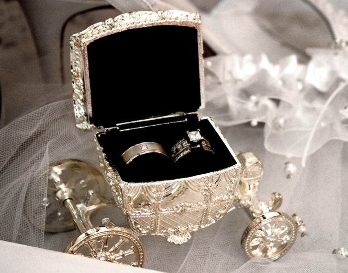 carriage ring box